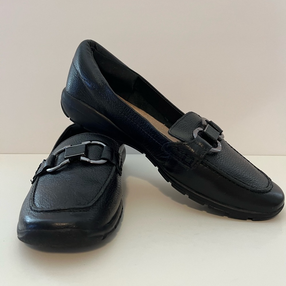 EASY SPIRIT Seavienta Sz 7 Black Leather Buckle Comfort Slip on Loafer Like New